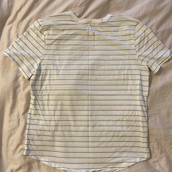 Lululemon Love Curved Hem T Shirt - Picture 2 of 3